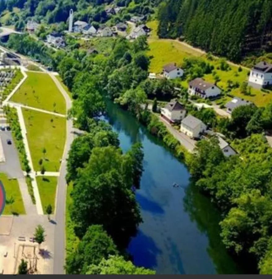 Lenne-Blick Ferienwohnung Finnentrop Bagian luar foto