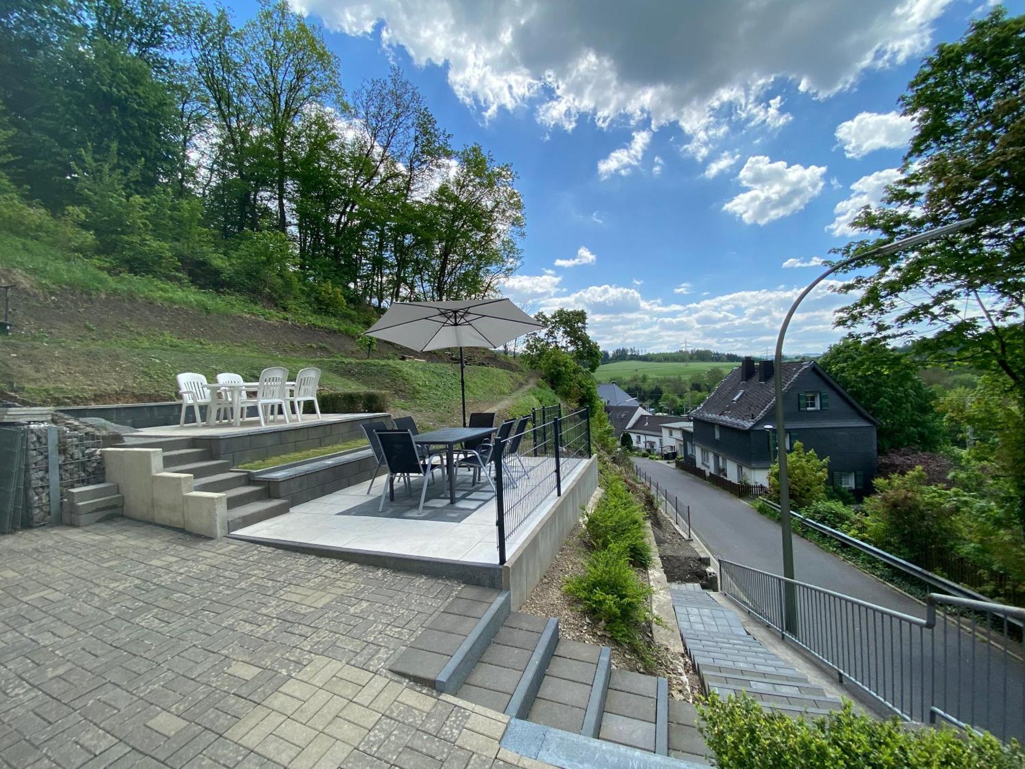 Lenne-Blick Ferienwohnung Finnentrop Bagian luar foto